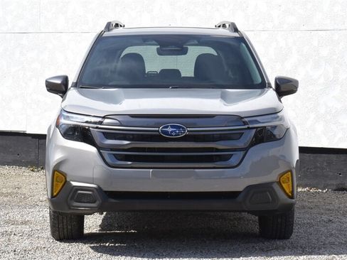 Used 2025 Subaru Forester Limited AWD/4WD image 7