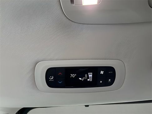 Used 2024 Chrysler Pacifica Touring-L image 57