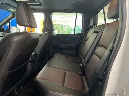 Used 2025 Honda Ridgeline Black Edition image 15