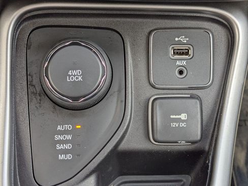 Used 2018 Jeep Compass Latitude w/ Popular Equipment Group AWD/4WD image 27