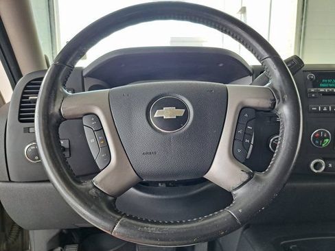 Used 2008 Chevrolet Silverado 1500 LT w/ Towing Package AWD/4WD image 9