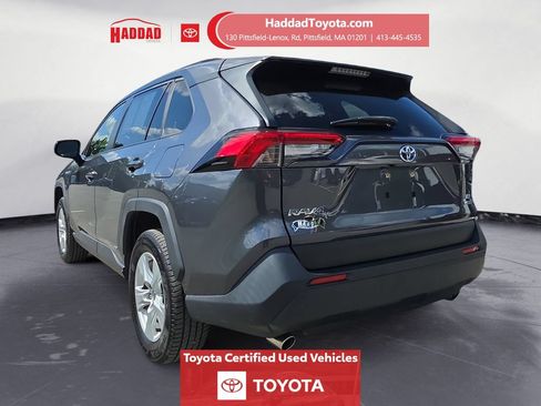 Certified 2021 Toyota RAV4 LE AWD/4WD image 3