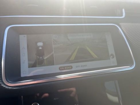 Used 2021 Land Rover Range Rover Evoque S image 6