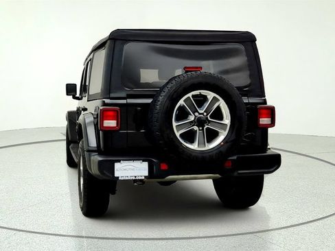 Used 2022 Jeep Wrangler Unlimited Sahara w/ Cold Weather Group AWD/4WD image 6