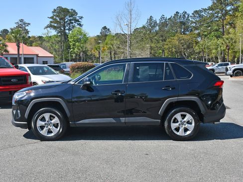 Used 2020 Toyota RAV4 XLE image 2