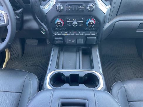 Used 2022 Chevrolet Silverado 2500 LTZ w/ LTZ Plus Package image 17