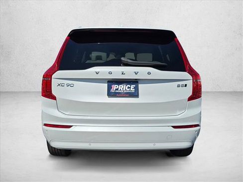 Used 2023 Volvo XC90 B5 Core AWD/4WD image 8