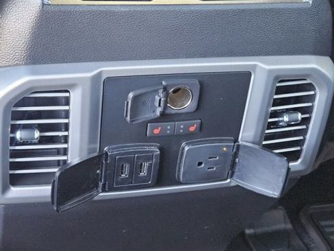 Certified 2020 Ford F150 Platinum w/ Equipment Group 701A Luxury image 17