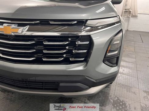 Used 2025 Chevrolet Equinox LT image 12