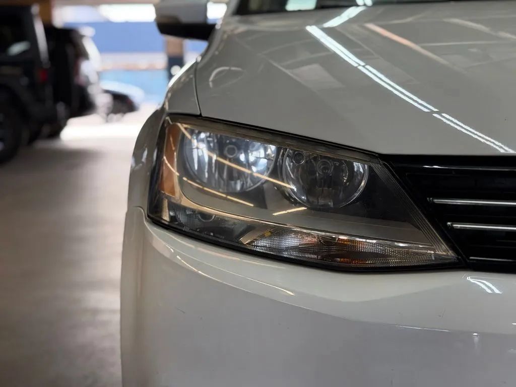 Used 2014 Volkswagen Jetta TDI FWD image 12