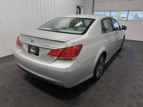 Used 2011 Toyota Avalon FWD image 3