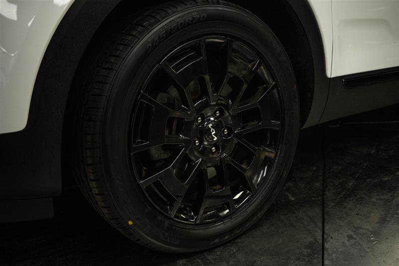 Used 2022 Kia Telluride SX w/ SX Prestige Package AWD/4WD image 3