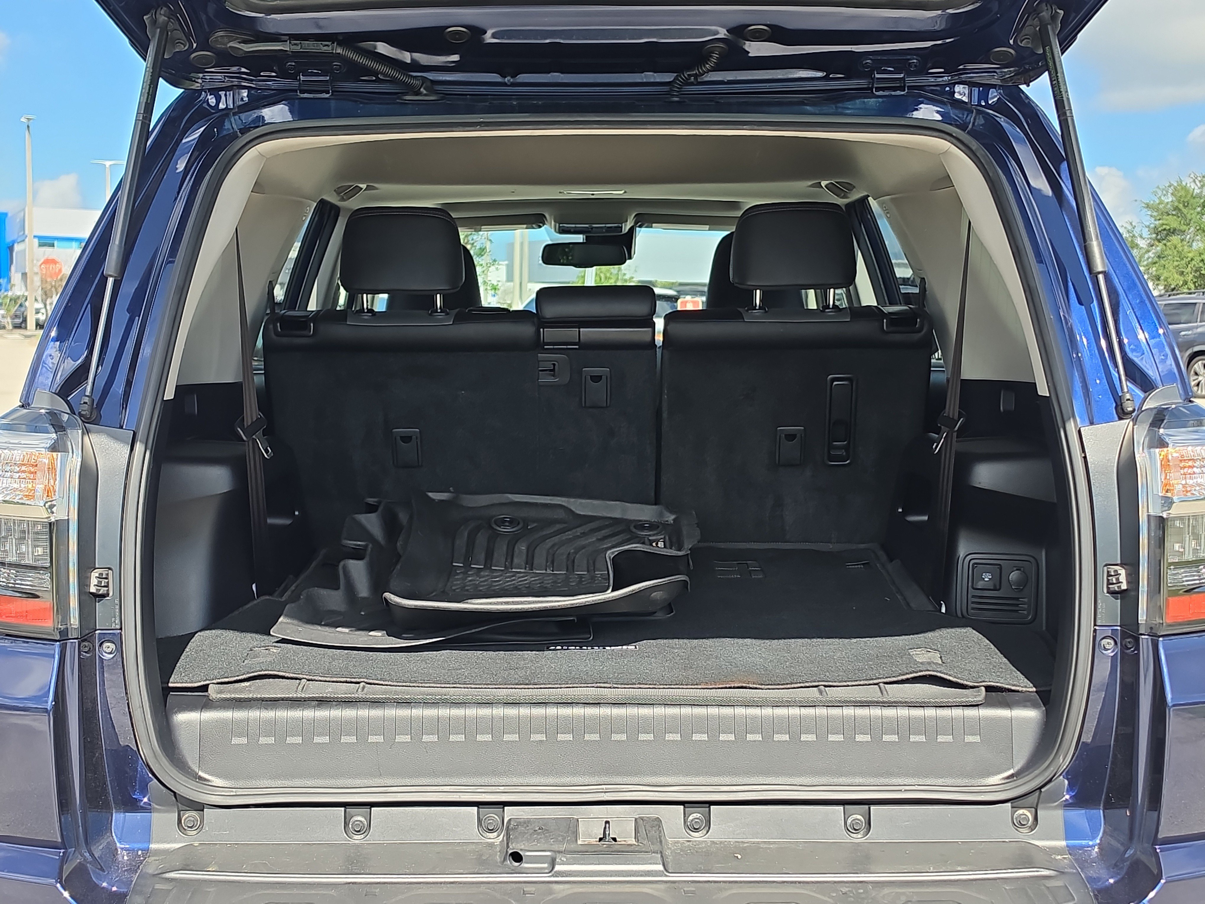 Used 2023 Toyota 4Runner SR5 Premium w/ Moonroof Package RWD image 6