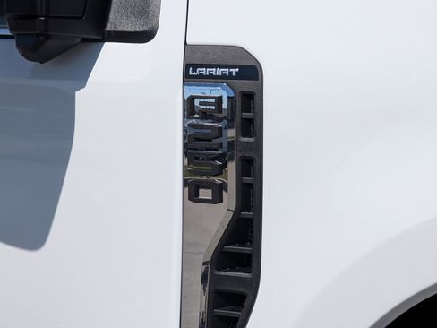 New 2026 Ford F250 Lariat w/ Lariat Premium Package image 10