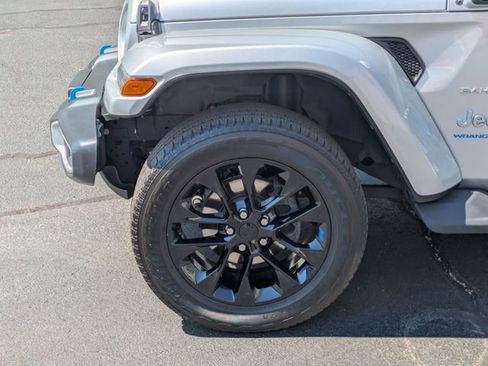 Used 2023 Jeep Wrangler Unlimited Sahara w/ Cold Weather Group AWD/4WD image 10