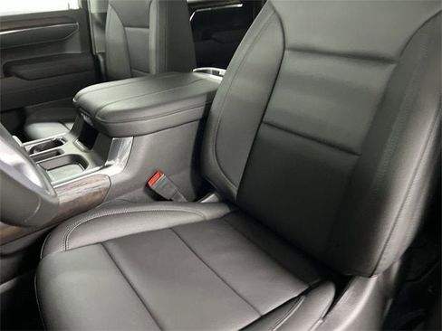 New 2026 GMC Sierra 1500 SLT w/ SLT Premium Plus Package image 19