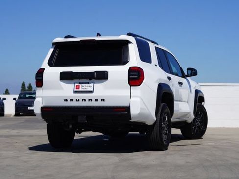 Used 2025 Toyota 4Runner SR5 AWD/4WD image 7