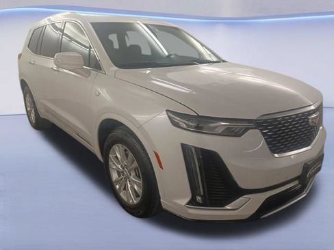 Used 2022 Cadillac XT6 Luxury FWD image 1