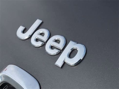 Used 2015 Jeep Cherokee Latitude w/ Comfort/Convenience Group image 12