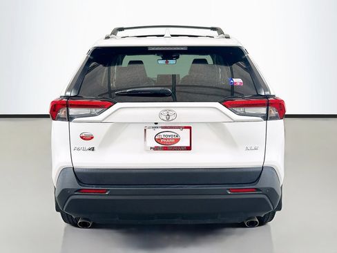 Used 2023 Toyota RAV4 XLE Premium FWD image 5