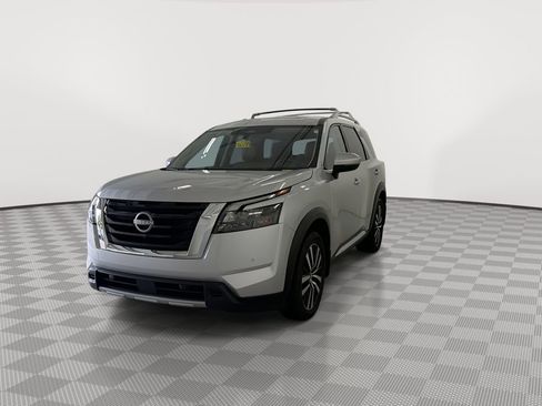 Certified 2025 Nissan Pathfinder Platinum w/ Cargo Package image 5