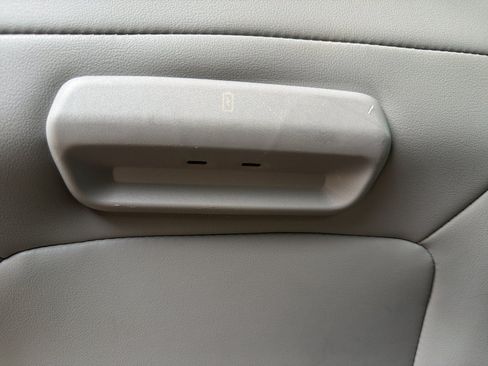 Used 2025 Ford Expedition Active AWD/4WD image 32