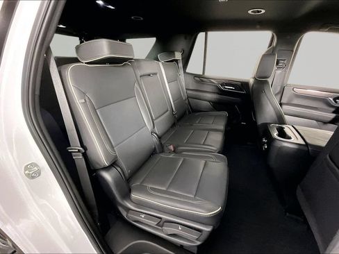 Used 2025 GMC Yukon Elevation RWD image 24