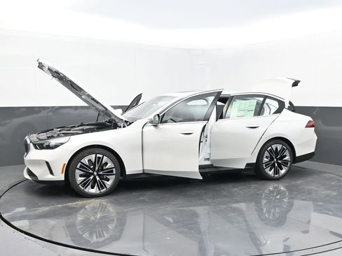 Certified 2025 BMW 530i 530i w/ Premium Package image 35