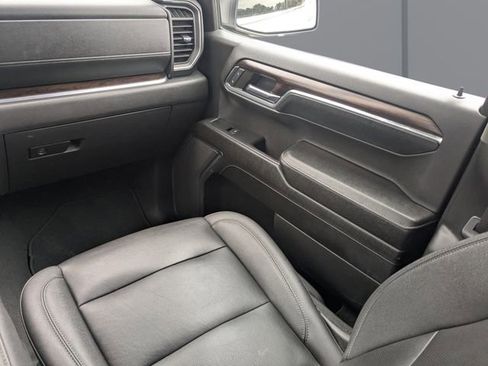 Used 2024 GMC Sierra 1500 SLT image 16