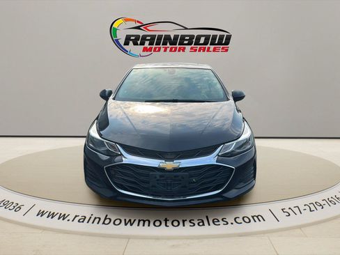 Used 2019 Chevrolet Cruze LT w/ LT Plus Package FWD image 2
