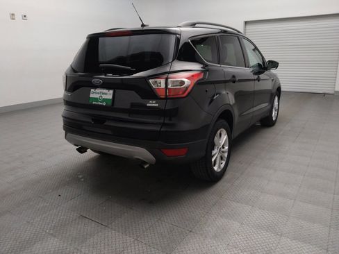 Used 2018 Ford Escape SE FWD image 9