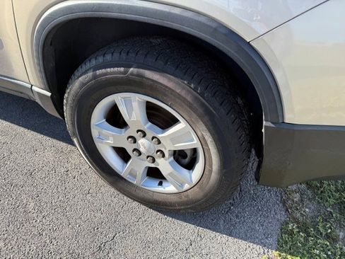 Used 2012 GMC Acadia SLE image 7