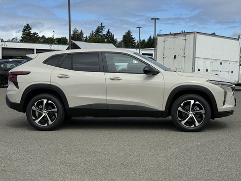 New 2026 Chevrolet Trax RS w/ Driver Confidence Package FWD image 6