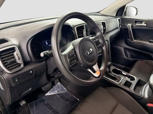 Used 2019 Kia Sportage LX image 9