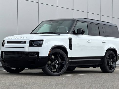 Used 2026 Land Rover Defender 130 X-Dynamic SE AWD/4WD image 1