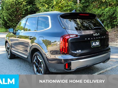 Used 2025 Kia Telluride S FWD image 4