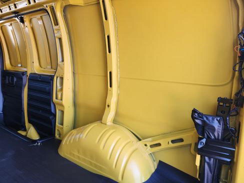 New 2025 Chevrolet Express 2500 image 34