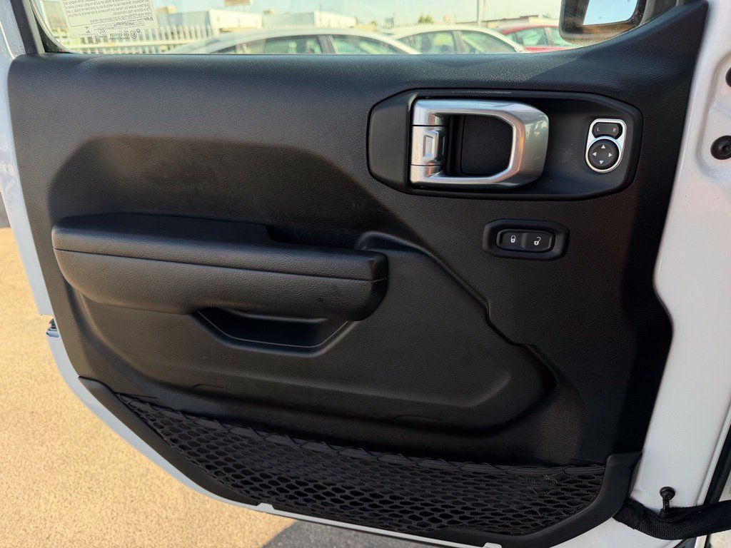 Used 2022 Jeep Gladiator Sport AWD/4WD image 18