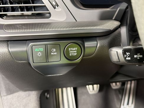 Certified 2025 Porsche 911 Carrera T RWD image 19