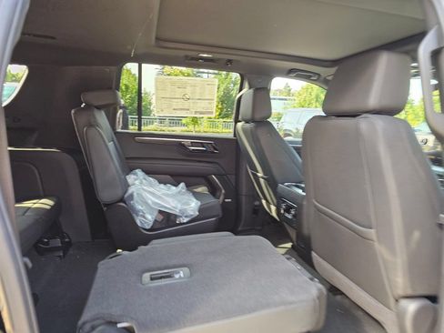 New 2026 Chevrolet Suburban LT w/ Comfort Package AWD/4WD image 14