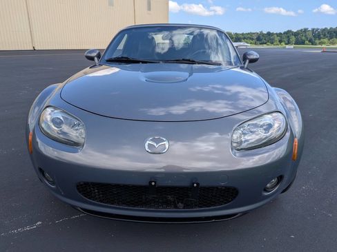 Used 2008 MAZDA MX-5 Miata Grand Touring w/ Premium Pkg RWD image 9