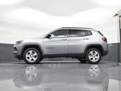 Used 2022 Jeep Compass Latitude w/ Convenience Group AWD/4WD image 22