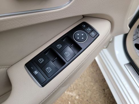 Used 2016 Mercedes-Benz E 350 4MATIC Sedan image 20