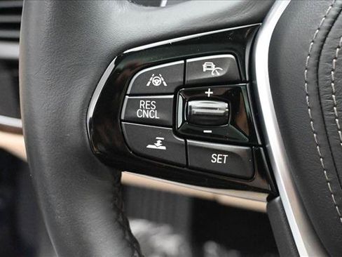 Used 2019 BMW 530i xDrive AWD/4WD image 11
