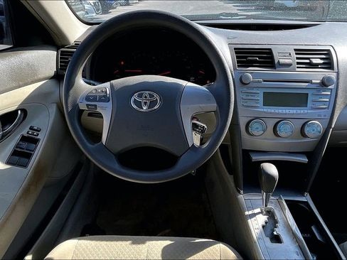 Used 2009 Toyota Camry SE FWD image 6