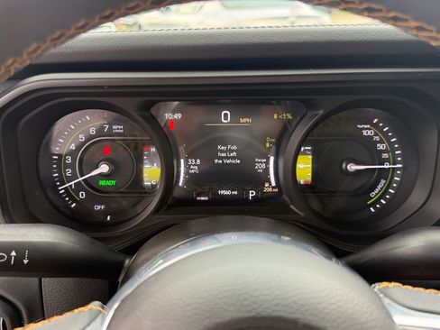 Used 2024 Jeep Wrangler Unlimited Sahara w/ Safety Group AWD/4WD image 22