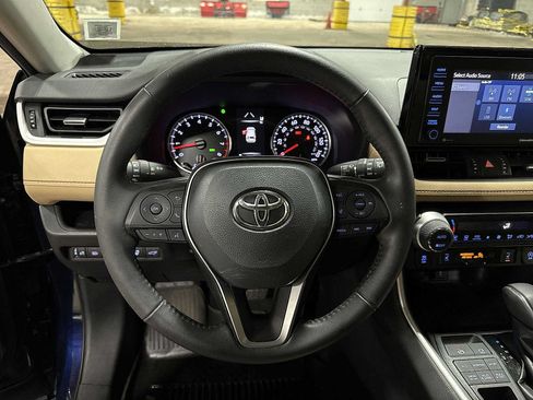 Used 2020 Toyota RAV4 XLE Premium AWD/4WD image 18