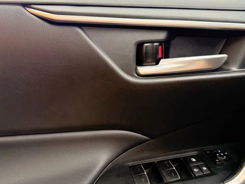 Used 2025 Toyota RAV4 XLE image 27