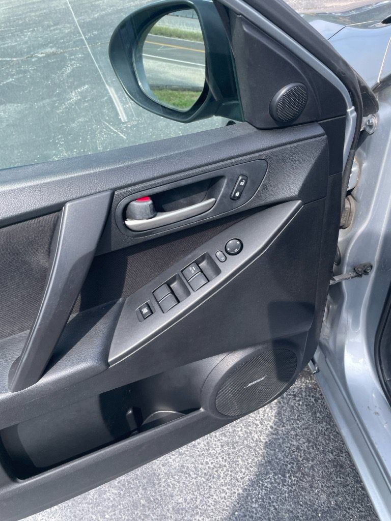 Used 2012 MAZDA MAZDA3 i Touring FWD image 11