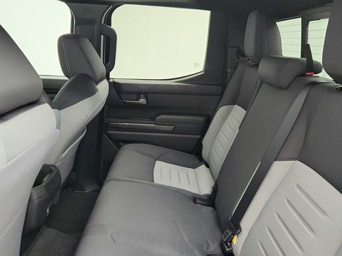 Used 2025 Toyota Tacoma TRD Sport image 19